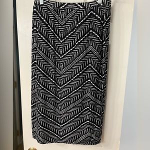 Matty M Black and white pull on pencil skirt